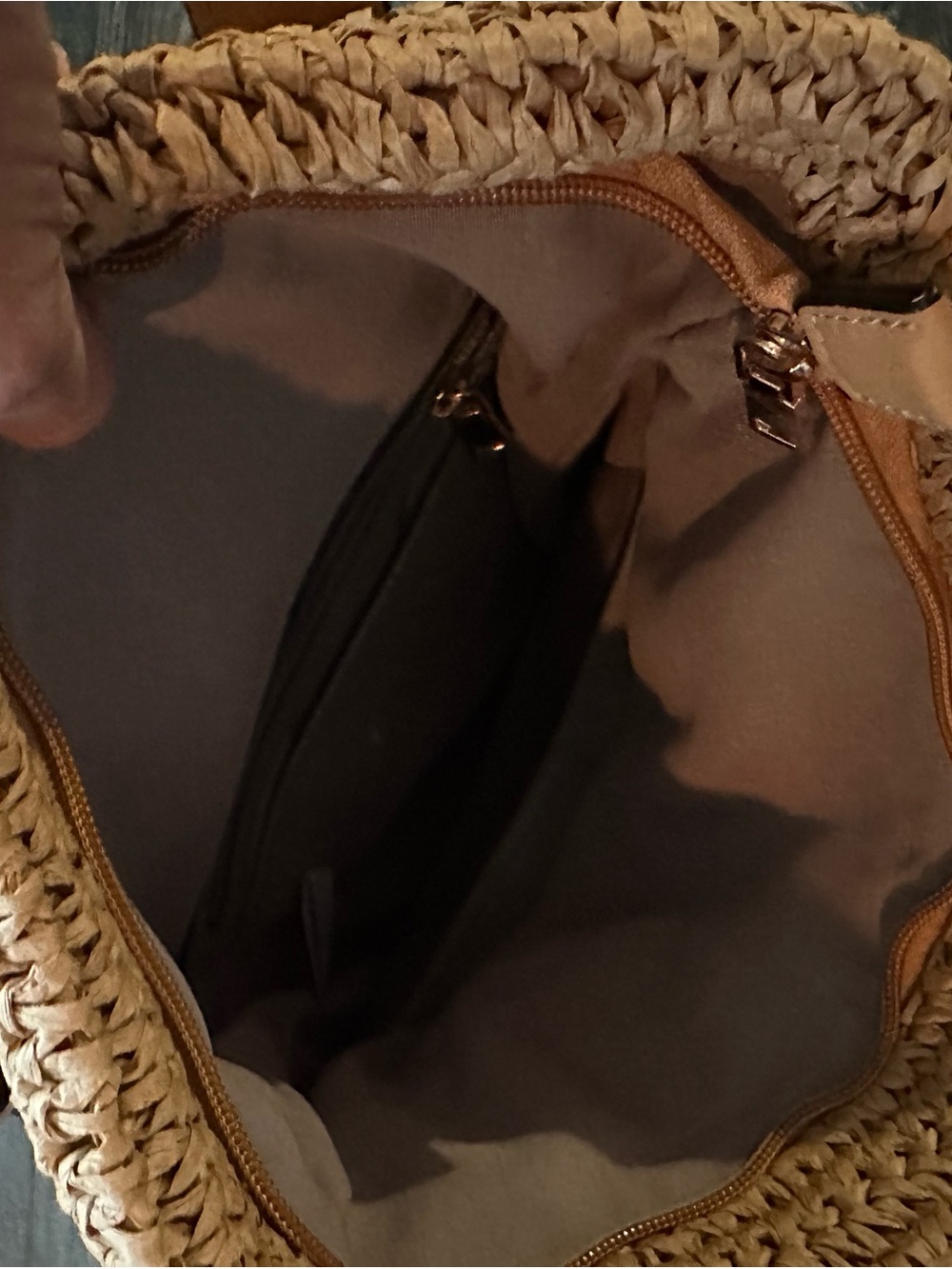 Poppy & Peonies “Beachcomber backpack” - a woven straw body & vegan leather trim - Picture 4 of 7